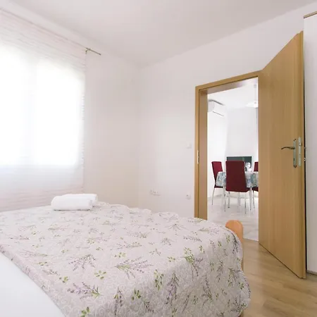 Apartman Paula 2 Appartement *