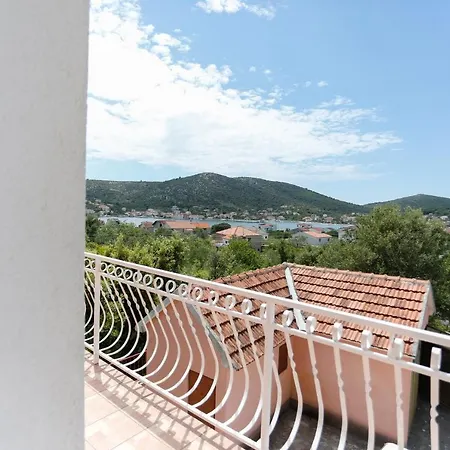 Apartman Paula 2 Apartment Vinisce
