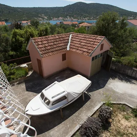 Apartment Apartman Paula 2